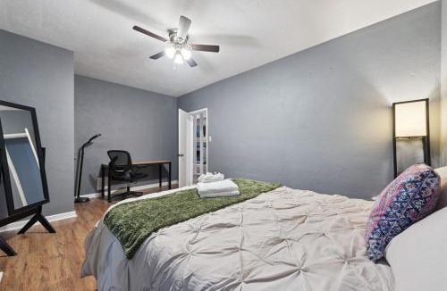 Bloomfield Apartment | 2BR 1Bath 4 Beds Entire Apartment in Bloomfield
