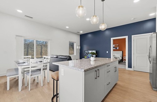 Little Italy Apartment | 2BR Lil’ Italy Retreat | Fast WiFi+Pets, W/D