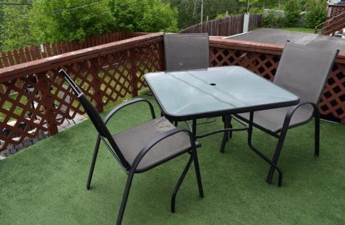 Highland Park House | 2BR Suite Near YYC Airport and Downtown 4644 DN