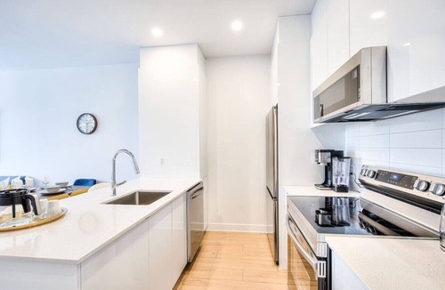 Tetreaultville Apartment | 2br Top Montreal Apt for Chic and Cozy Traveler