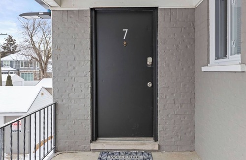 Mount Clemens Apartment | 2nd Floor, Corner unit ft. King Bed + Workspace