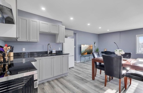 Windsor House | 3 bdr upper, prime location