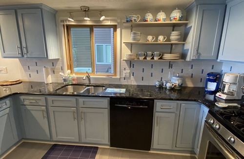 Dunkirk House | 3 bed 2 bath cottage with direct lake and fishing access from backyard, sunsets