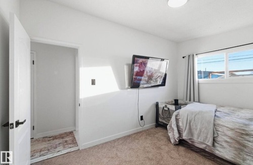 Northeast Edmonton House | 3 bed 2 bathrooms