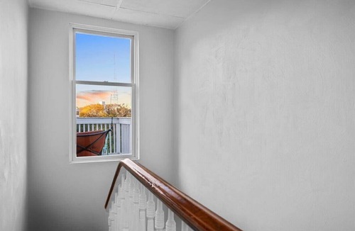 Mount Washington House | 3 Bed - Million Dollar View -Off Street Parking!