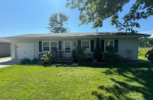 Geneva-on-the-Lake House | 3 bed room lake cottage