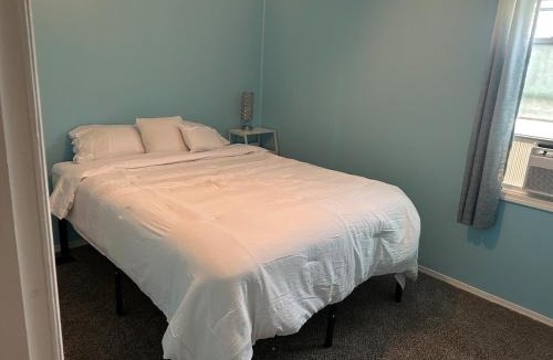 Geneva-on-the-Lake House | 3 bed room lake cottage