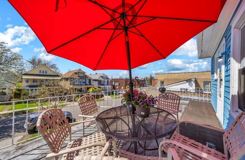 North Buffalo House | 3-Bedroom each with A/C . Parking available .Near Shops & Cafés.