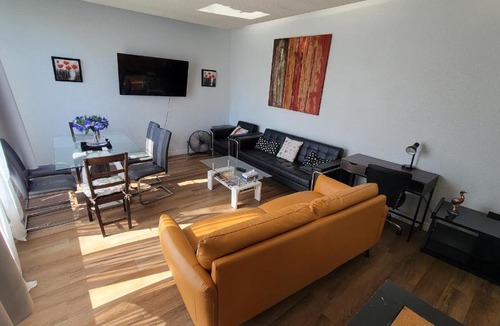 Northwest Calgary Apartment | 3 Bedroom House Near Airport and Downtown