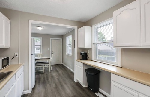 Detroit Beach House | 3057 · Cute cottage 2 block from lake