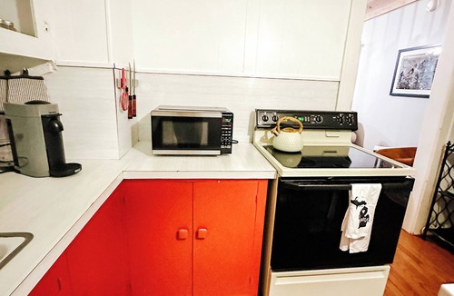 New Buffalo Cottage | 3BR 2b New Buff cottage dogs ok, steps to dwntn restaurants&shops, walk to beach