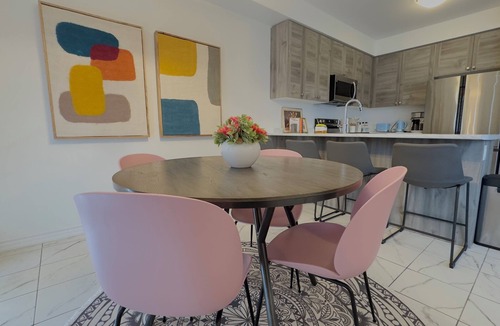 Thorold House | 3BR Cozy Haven | Hot Tub + BBQ Near Niagara Falls
