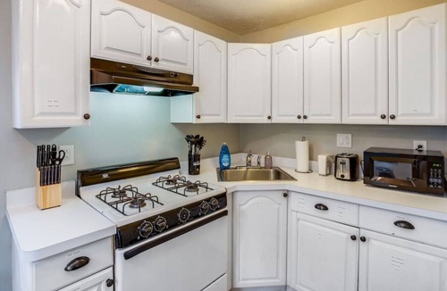 Downtown Rochester House | 3BR Home in Downtown Rochester/Parking