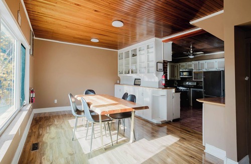 Gravenhurst Cottage | 4 Bedroom Main Cottage XIV: PL