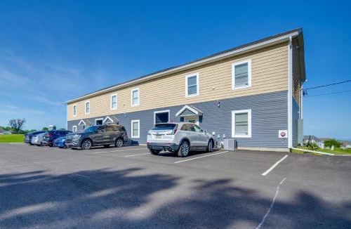 Erie House | 4 Mi to Lake Erie: Condo w/Golf Course Views!