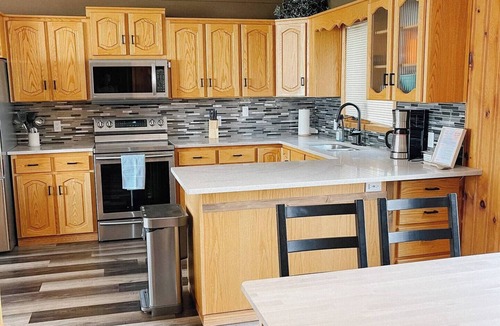 Saint Laurent Cabin | 4 season cabin on Lake Manitoba with 4 beds/2.5 baths and private beach
