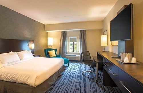 Williamsville Hotel | 4-Star Hotel ∙ The Mosey Buffalo Williamsville Tapestry Collection Hilton