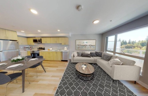 Sappertown Condo | 408 E Columbia – 3 Bedroom with Balcony - Pet Friendly
