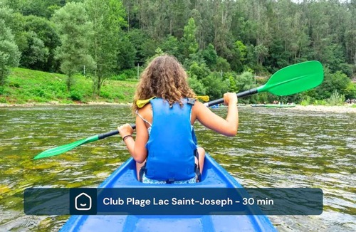 Shannon Ski Chalet | 41 Les Jumelles with Private Spa, Garden & BBQ, nature escape