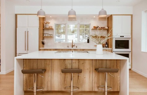 Rossland House | 4BR Luxury Basecamp - All Seasons -Sauna-Steam-Soak