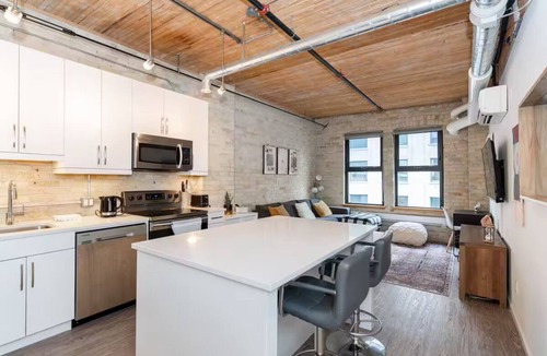 Winnipeg Condo | 4th Floor Loft in the Heart of the Exchange District | 1 Bed | 1 Bath |