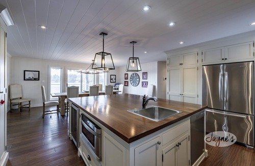 Bala Cottage | 5 bed 3 bath cottage on Lake Muskoka, SW Exposure, Sunsets!