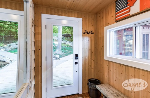 Bala Cottage | 5 bed 3 bath, Newly Renovated! Moon River All day sun! Hot Tub! Sandy Beach!