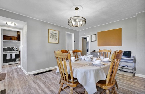 Lansing House | 5 Bedroom 7 Beds Cozy and Spacious Home