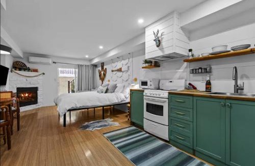 Piedmont House | 5 min Saint-Sauveur Best Loft with fireplace