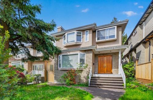 Marpole Villa | 5 mins to YVR l Quiet Van West House Lower Level
