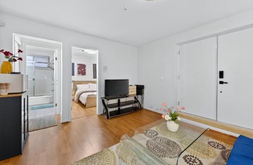 Marpole Villa | 5 mins to YVR l Quiet Van West House Lower Level