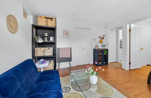 Marpole Villa | 5 mins to YVR l Quiet Van West House Lower Level