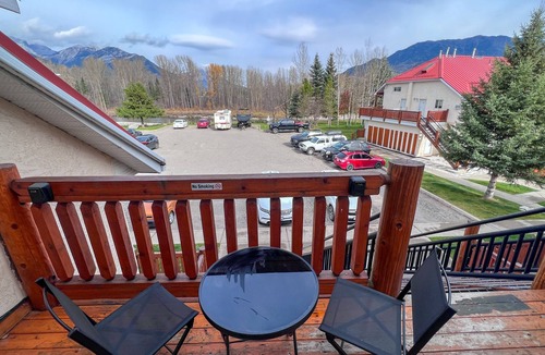 Fernie Condo | 5 Minute Drive to the Resort & Fernie.