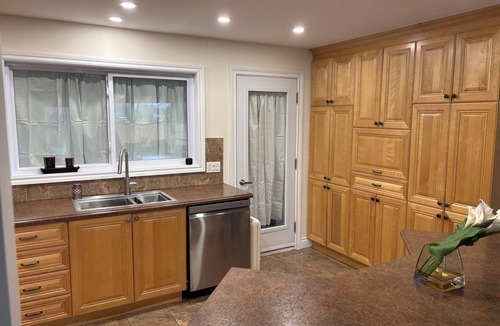 Granby House | 5 minutes from Granby Zoo with spa