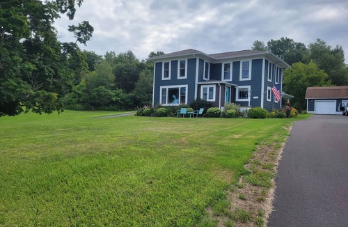 Clymer House | 5 minutes to Peek n Peak, ON SITE PRIVATE HOT TUB, Large private yard