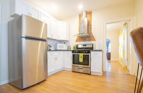 Buffalo House | 5BR Elmwood Home Sleeps 16 2 Kitchens Parking