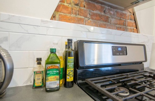 Buffalo House | 5BR Elmwood Home Sleeps 16 2 Kitchens Parking