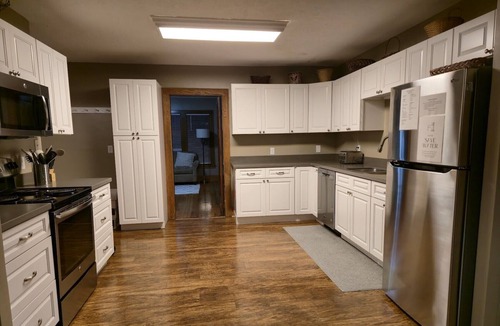 Dundee House | 5BR Farmhouse Wi-Fi Lake View Seneca Lake Wine Trail EV Charger
