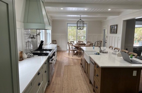 Bayfield House | 6 Bedroom Bayfield Getaway! Steps to the beach and uptown!