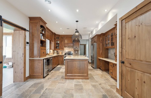 Cowansville House | 6-bedroom Heaven