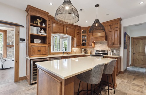 Cowansville House | 6-bedroom Heaven