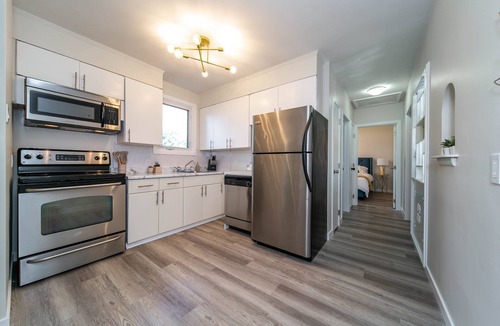 Edmonton House | ★6B Modern Bungalow★King Bed/WiFi✔Long Stays★Clean