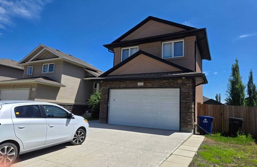 Saskatoon House | 6bedrooms with 4 bathrooms entire houseavailable