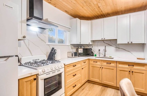Hamilton Township House | #9 Cottage - Austria (Lakefront)