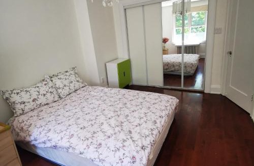 Lawrence Park South House | A bright and tidy room in midtown near subway