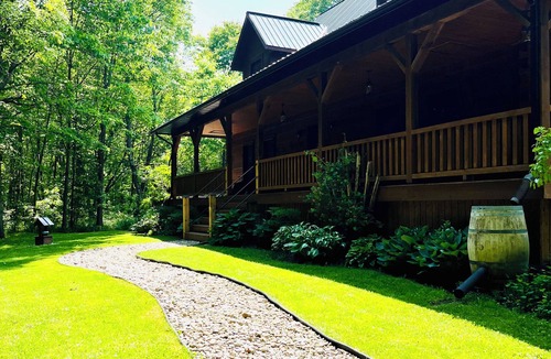 Rideau Lakes Ski Chalet | A Cozy Rustic Chalet in nature, only 5 mins to Big Rideau Lake & Cataraqui trail