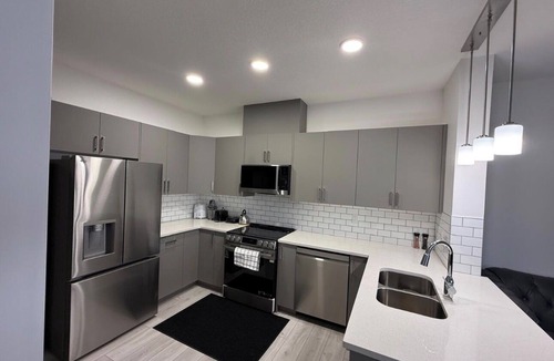 Southwest Edmonton House | A home away from home. YEG retreat