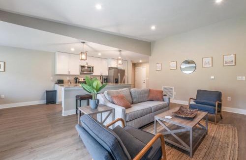 Acme House | A pet friendly cozy condo in Traverse City