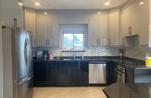 New Westminster Apartment | ADM House