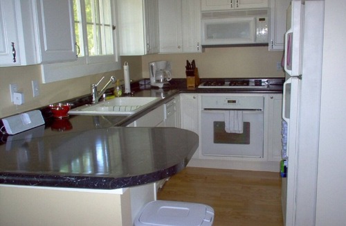 South Haven Cottage | Adorable Beach Bungalow - Awesome location! Walk to beach and town!